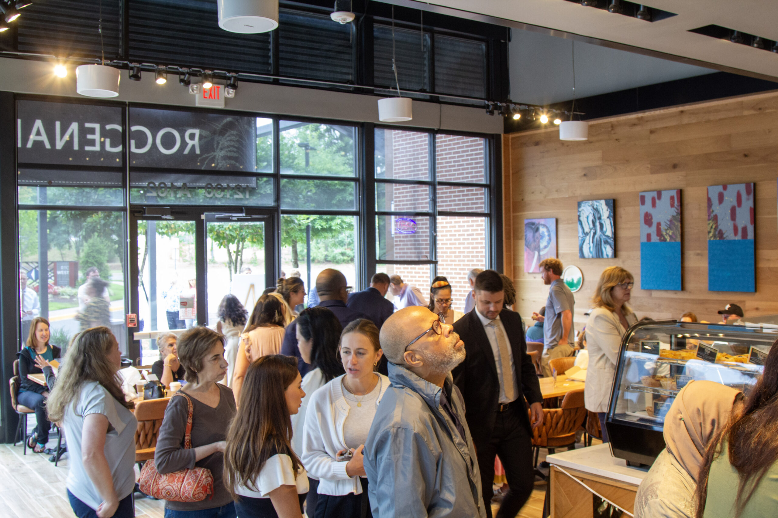 Warm and inviting interior of the Roggenart cafe